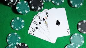 Layar aplikasi mobile stars777 menampilkan menu sportsbook dan permainan live casino